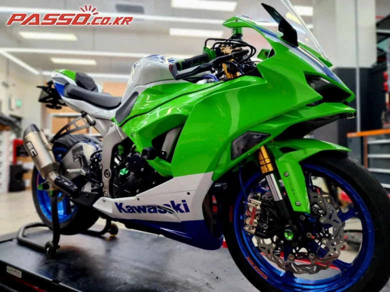 가와사키 40주년 기념 ZX-6R 라이테크 데모카 풀옵션 장착 된 WSBK 사양 닌자 2024 사진 4