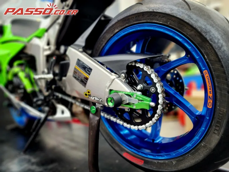 가와사키 40주년 기념 ZX-6R 라이테크 데모카 풀옵션 장착 된 WSBK 사양 닌자 2024 사진 8
