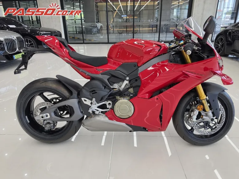 두카티 파니갈레 V4 S 2026 사진 1