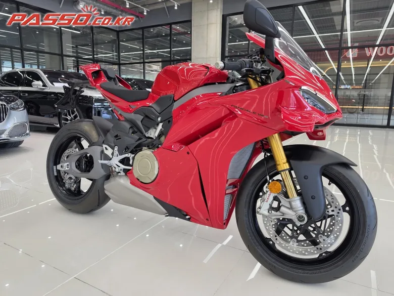 두카티 파니갈레 V4 S 2026 사진 3