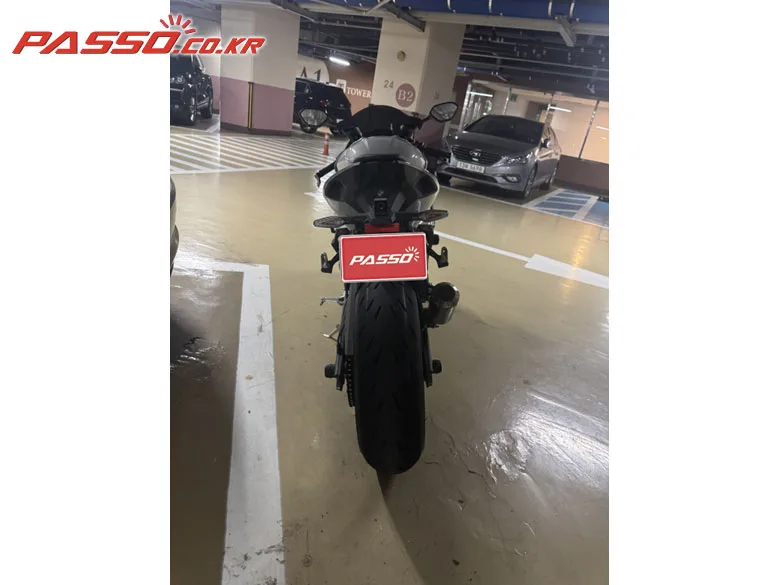 BMW S 1000 RR 2021 실버 사진 3