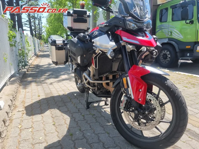 트라이엄프 타이거 900 GT 프로 2024 레드