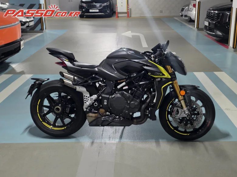 MV아구스타 브루탈레 1000 RR 2021 사진 1