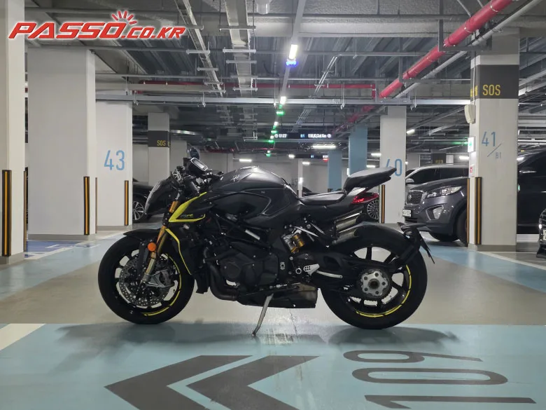MV아구스타 브루탈레 1000 RR 2021 사진 2