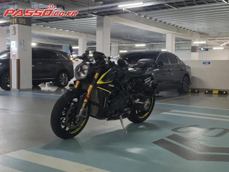 MV아구스타 브루탈레 1000 RR 2021 사진 5