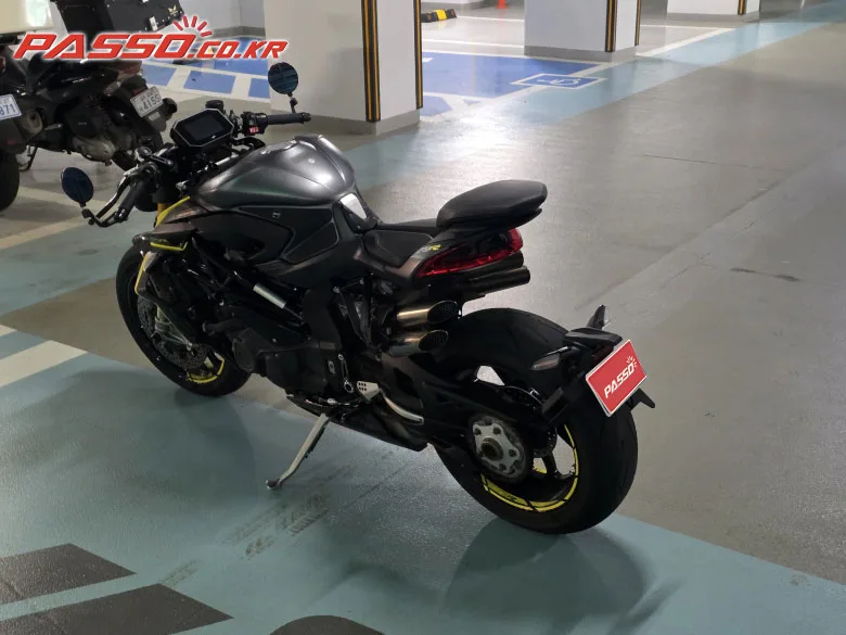 MV아구스타 브루탈레 1000 RR 2021 사진 8