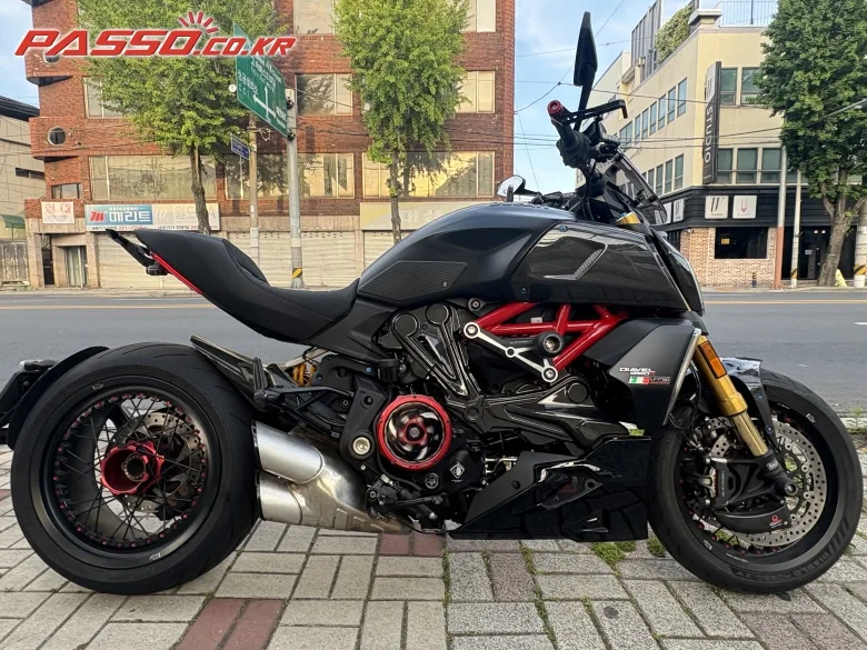 두카티 디아벨 1260 S 2022 사진 1