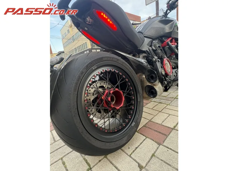 두카티 디아벨 1260 S 2022 사진 3