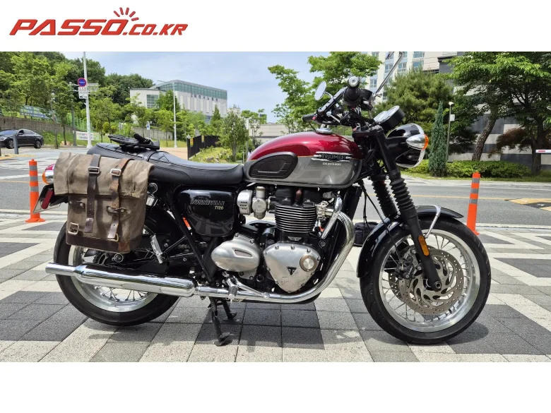 트라이엄프 본네빌 T120 2023 버건디 사진 1