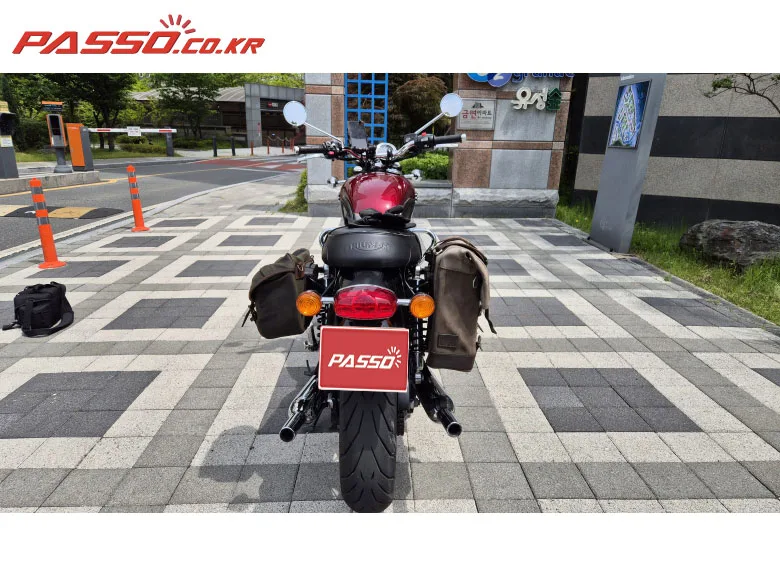 트라이엄프 본네빌 T120 2023 버건디 사진 3