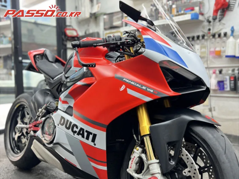 두카티 파니갈레 V4 S 2019 레드