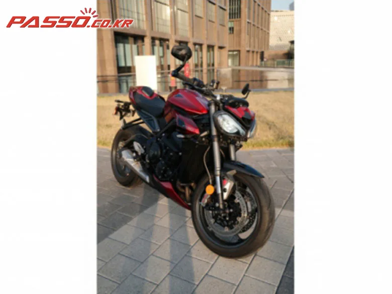 트라이엄프 스트리트 트리플 RS 2024 사진 6