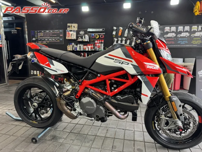 두카티 하이퍼모타드 950 SP 2023 사진 1