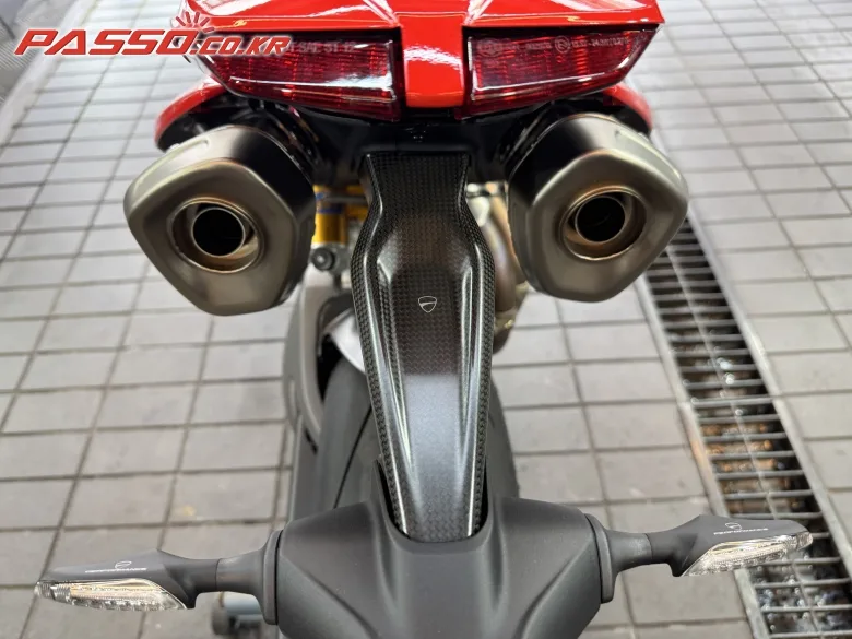 두카티 하이퍼모타드 950 SP 2023 사진 3