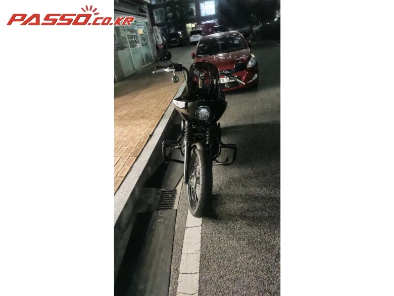 할리데이비슨 스트리트 밥 2019 실버 사진 2