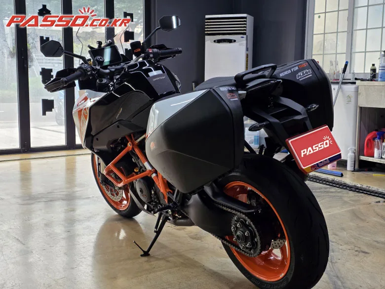 KTM 1290 슈퍼듀크 GT 2020 사진 3