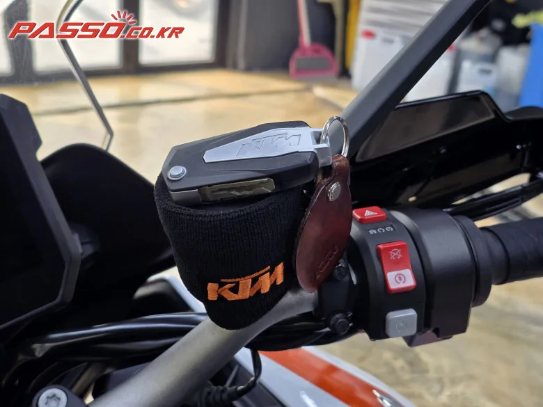 KTM 1290 슈퍼듀크 GT 2020 사진 4