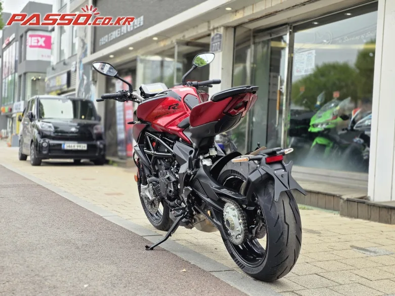 MV아구스타 브루탈레 800 RR 2024 사진 2