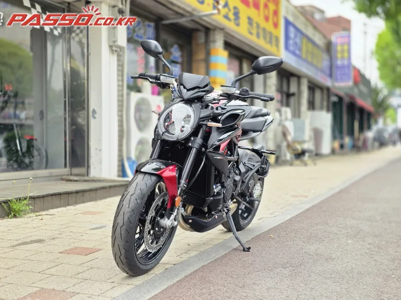 MV아구스타 브루탈레 800 RR 2024 사진 4