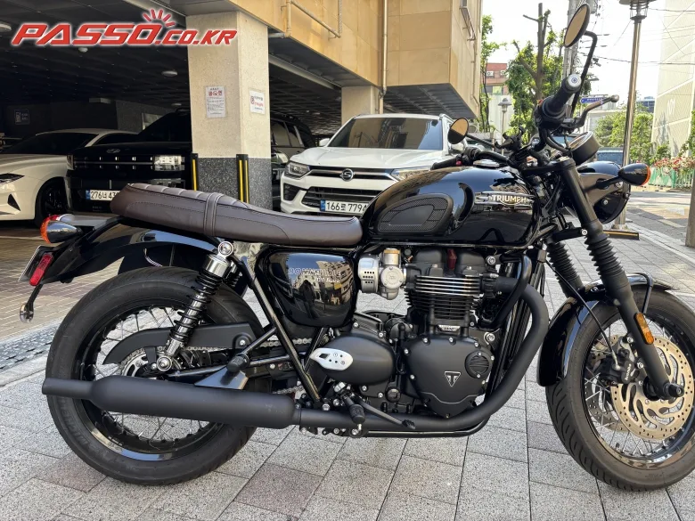 트라이엄프 본네빌 T120 블랙 2025 사진 1