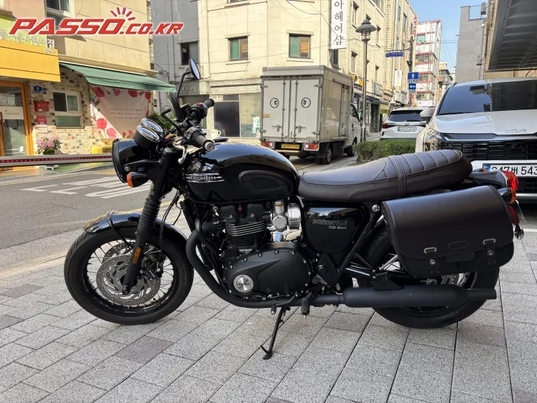 트라이엄프 본네빌 T120 블랙 2025 사진 2