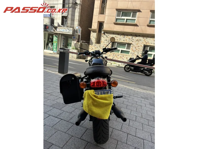 트라이엄프 본네빌 T120 블랙 2025 사진 3