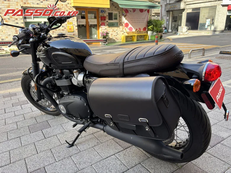 트라이엄프 본네빌 T120 블랙 2025 사진 6