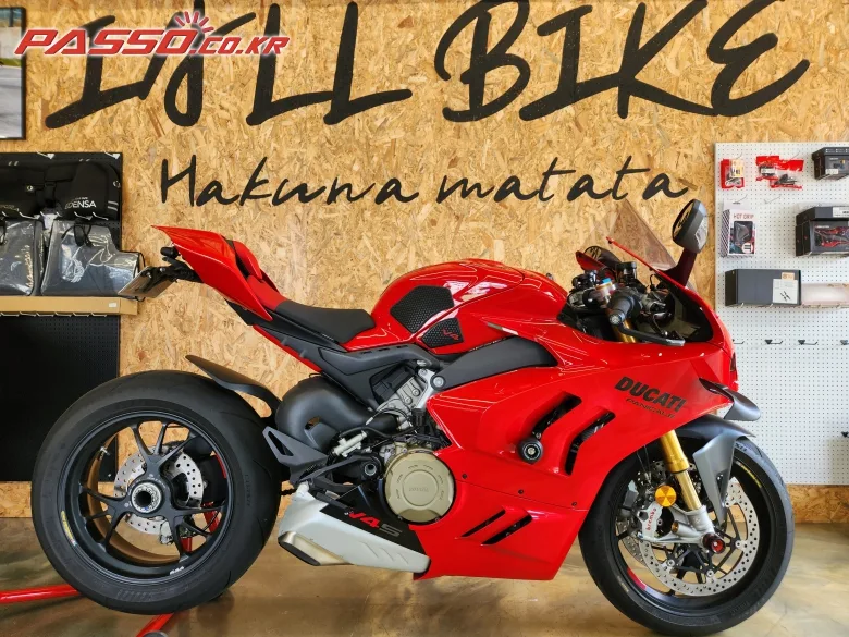 두카티 파니갈레 V4 S 2023 사진 1