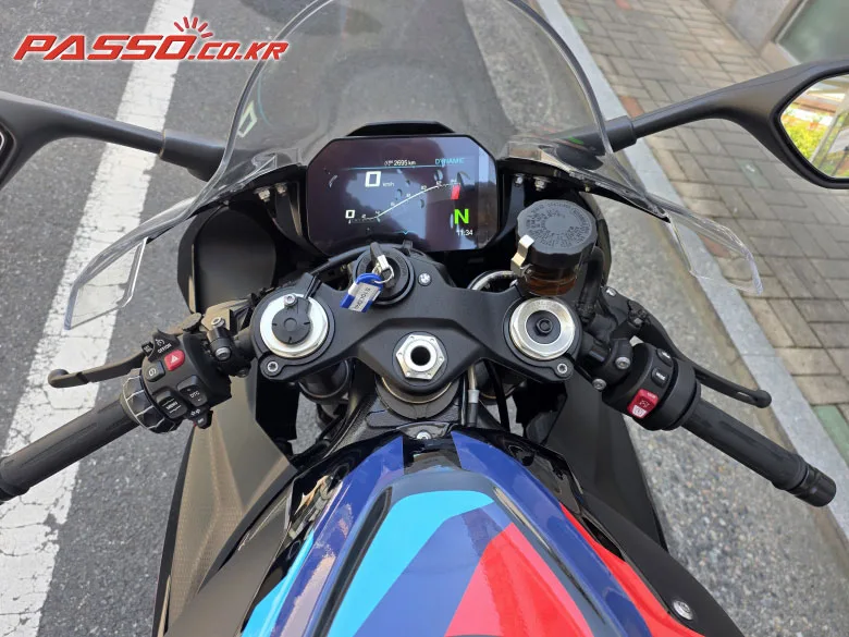 BMW S 1000 RR 2025 사진 4