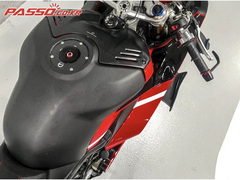 두카티 파니갈레 V4 S 2019 사진 4