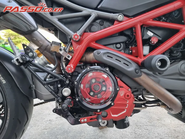두카티 하이퍼모타드 950 SP 2019 사진 5