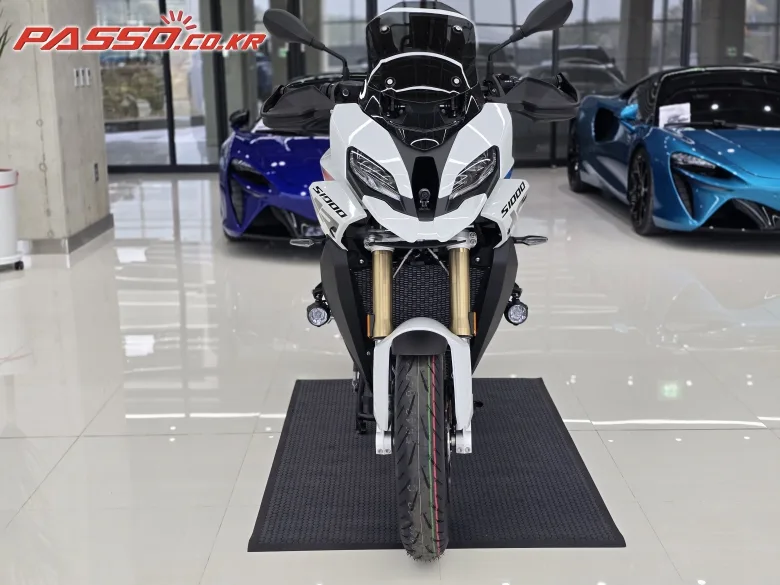 BMW S 1000 XR 2026 사진 3