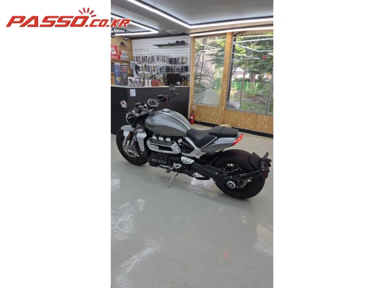 트라이엄프 로켓III R 2023 사진 6