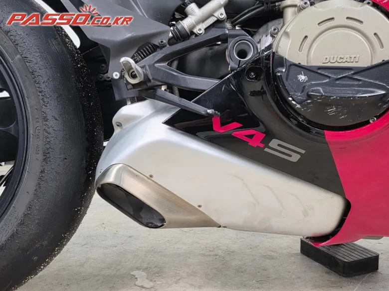 두카티 파니갈레 V4 S 2022 사진 7