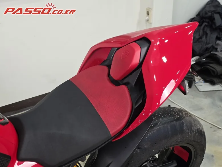 두카티 파니갈레 V4 S 2022 사진 8