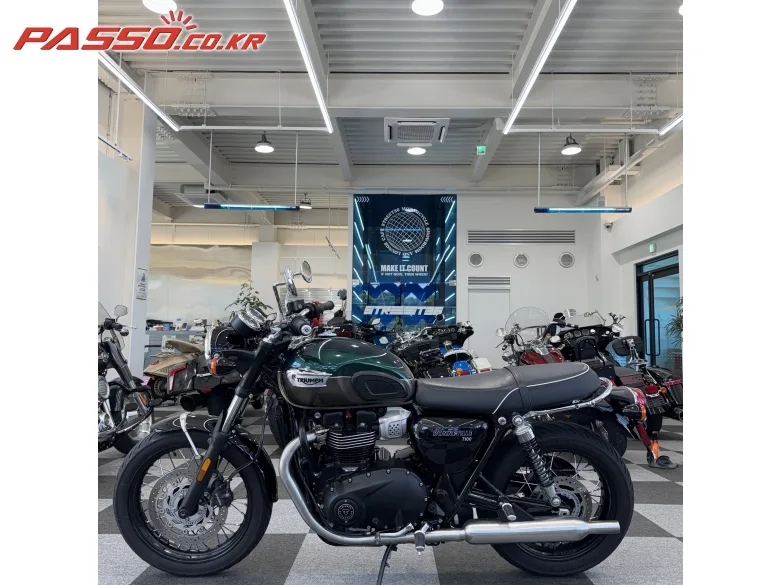 트라이엄프 본네빌 T100 2024 그린 사진 2