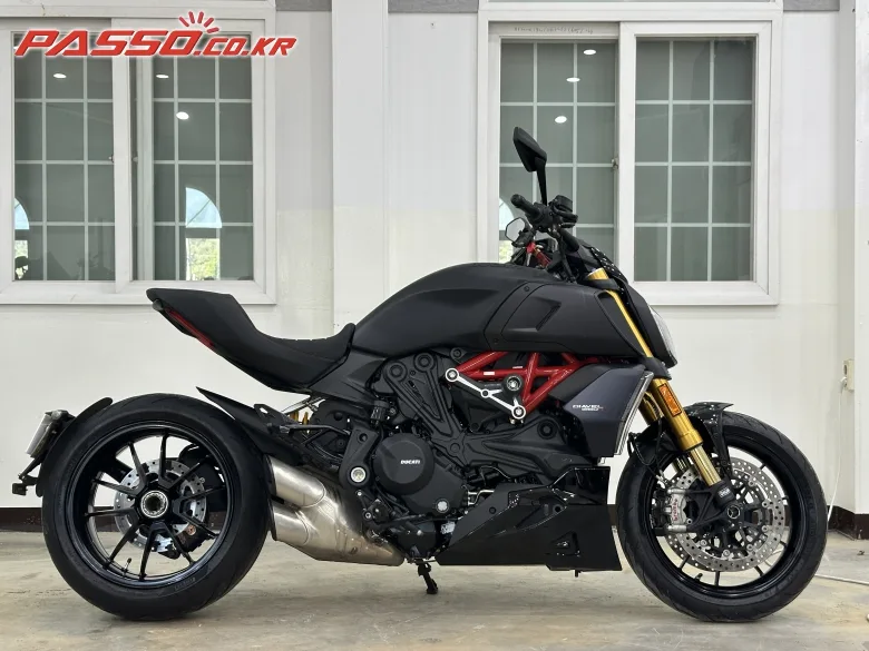 두카티 디아벨 1260 S 2022 블랙 사진 1