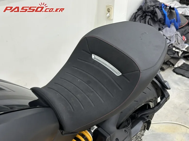 두카티 디아벨 1260 S 2022 블랙 사진 8