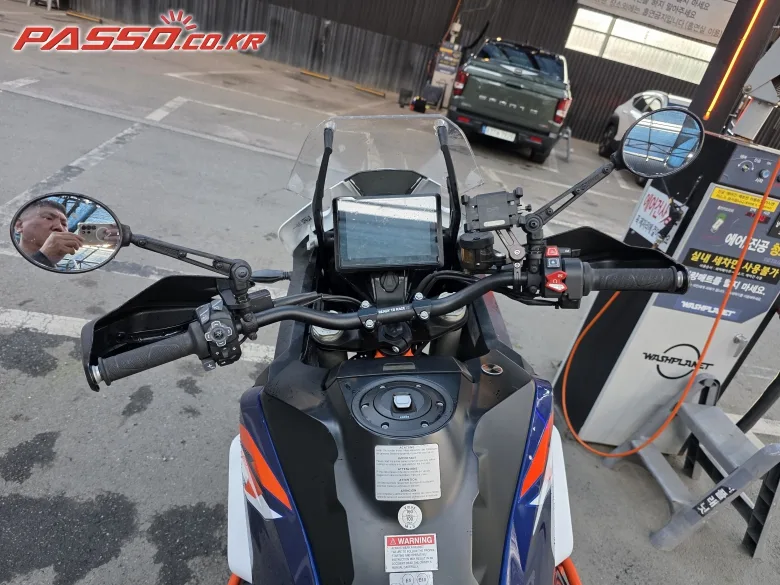 KTM 1290 슈퍼 어드벤처 R 2022 사진 4