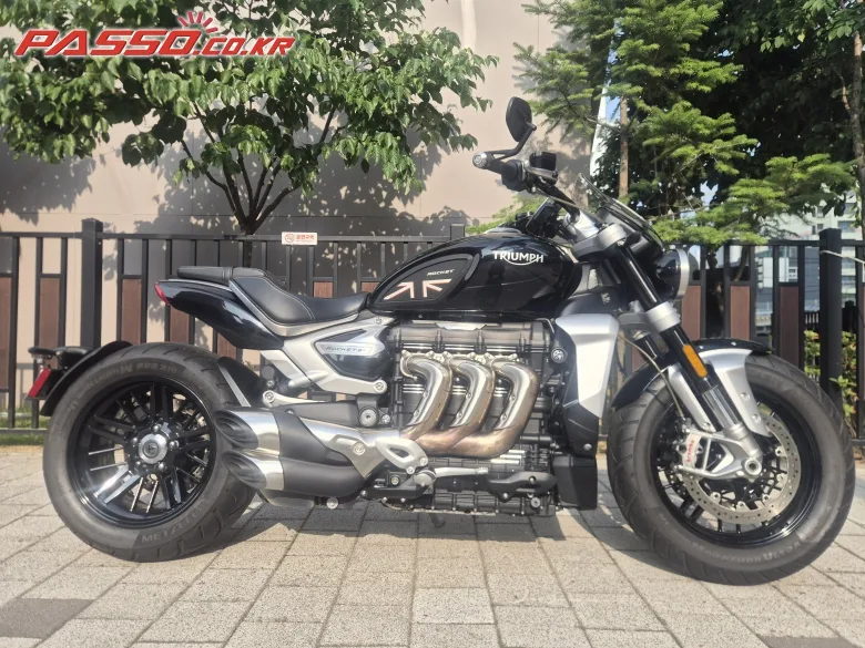 트라이엄프 로켓III R 2021 사진 1