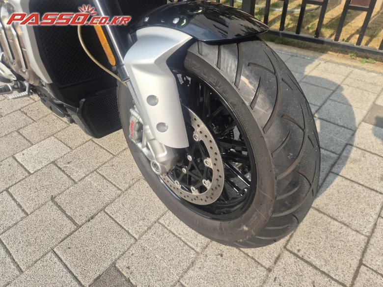 트라이엄프 로켓III R 2021 사진 6