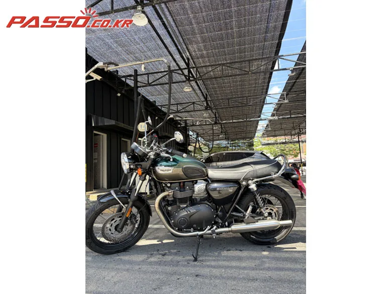 트라이엄프 본네빌 T100 2025 블랙 사진 2