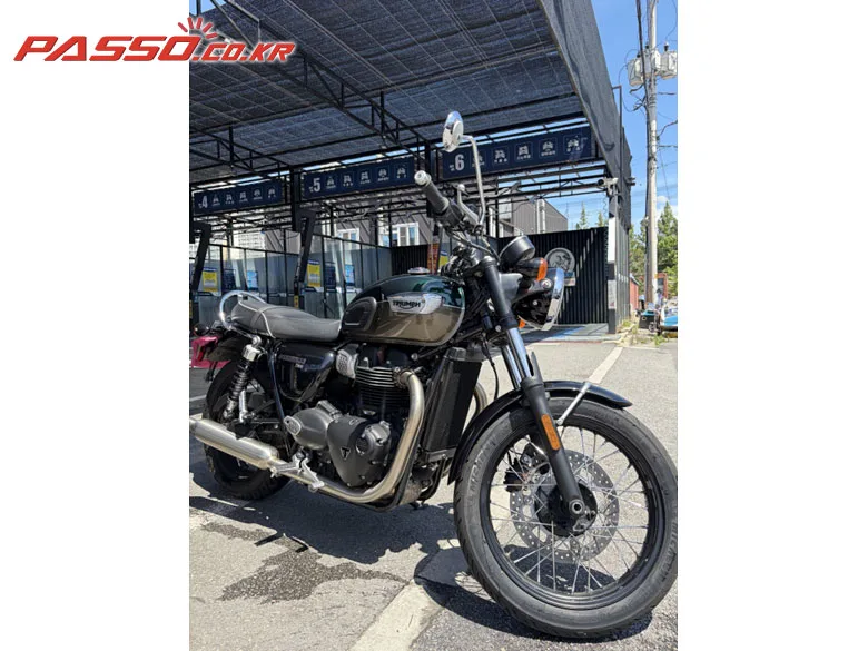 트라이엄프 본네빌 T100 2025 블랙 사진 5