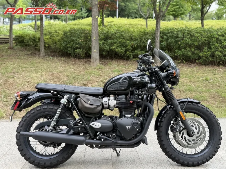 트라이엄프 본네빌 T120 블랙 2022