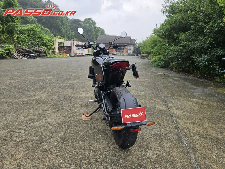 인디언모터사이클 FTR 1200 2019 블랙 사진 3