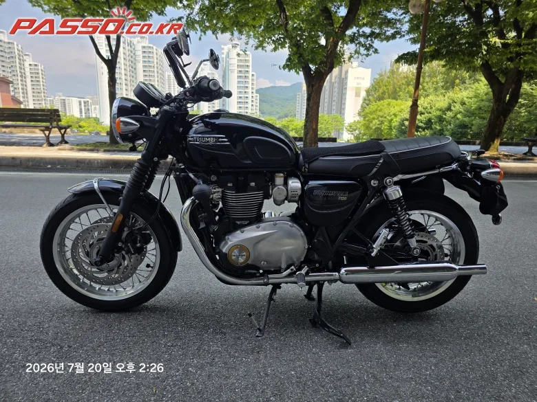 트라이엄프 본네빌 T120 2025 사진 2