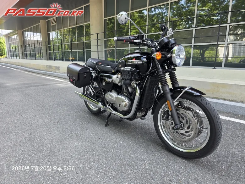 트라이엄프 본네빌 T120 2025 사진 5