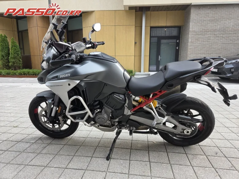 두카티 멀티스트라다 V4 S 2023 사진 2