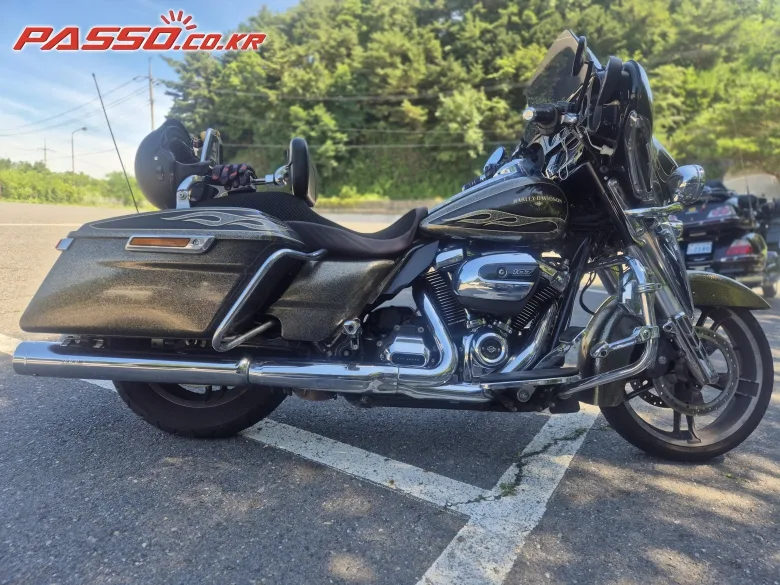할리데이비슨 스트리트 글라이드 스페셜 2017 사진 1