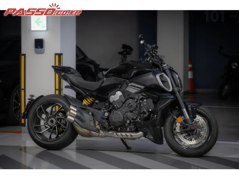 두카티 디아벨 V4 2024